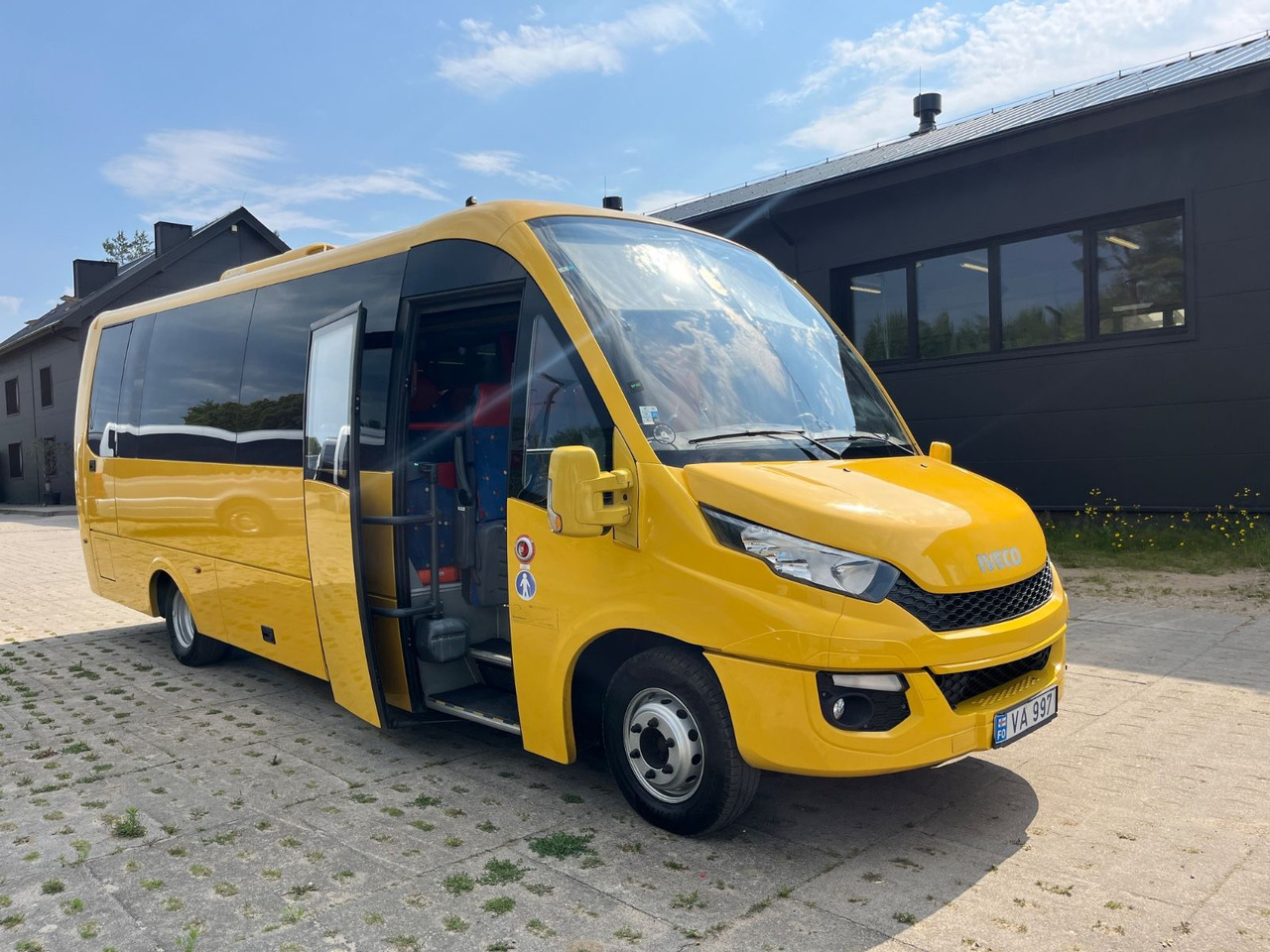 Iveco Rosero First / 24+1+1 / Telma/ EURO6 - Kaugsõidu buss: pilt 1 Iveco Rosero First / 24+1+1 / Telma/ EURO6 - Kaugsõidu buss: pilt 1