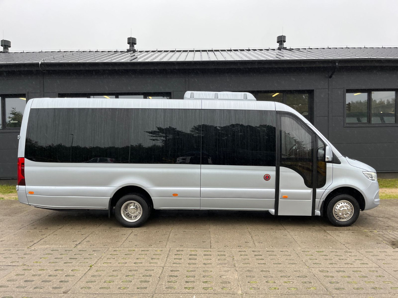 Mercedes-Benz Sprinter 519 TRANSFER XL / 22+1+1 / ON STOCK!!! Mercedes-Benz Sprinter 519 TOURIST XL / 21 to 24 Seats /NEW! - Väikebuss, Mikrobuss: pilt 3 Mercedes-Benz Sprinter 519 TRANSFER XL / 22+1+1 / ON STOCK!!! Mercedes-Benz Sprinter 519 TOURIST XL / 21 to 24 Seats /NEW! - Väikebuss, Mikrobuss: pilt 3
