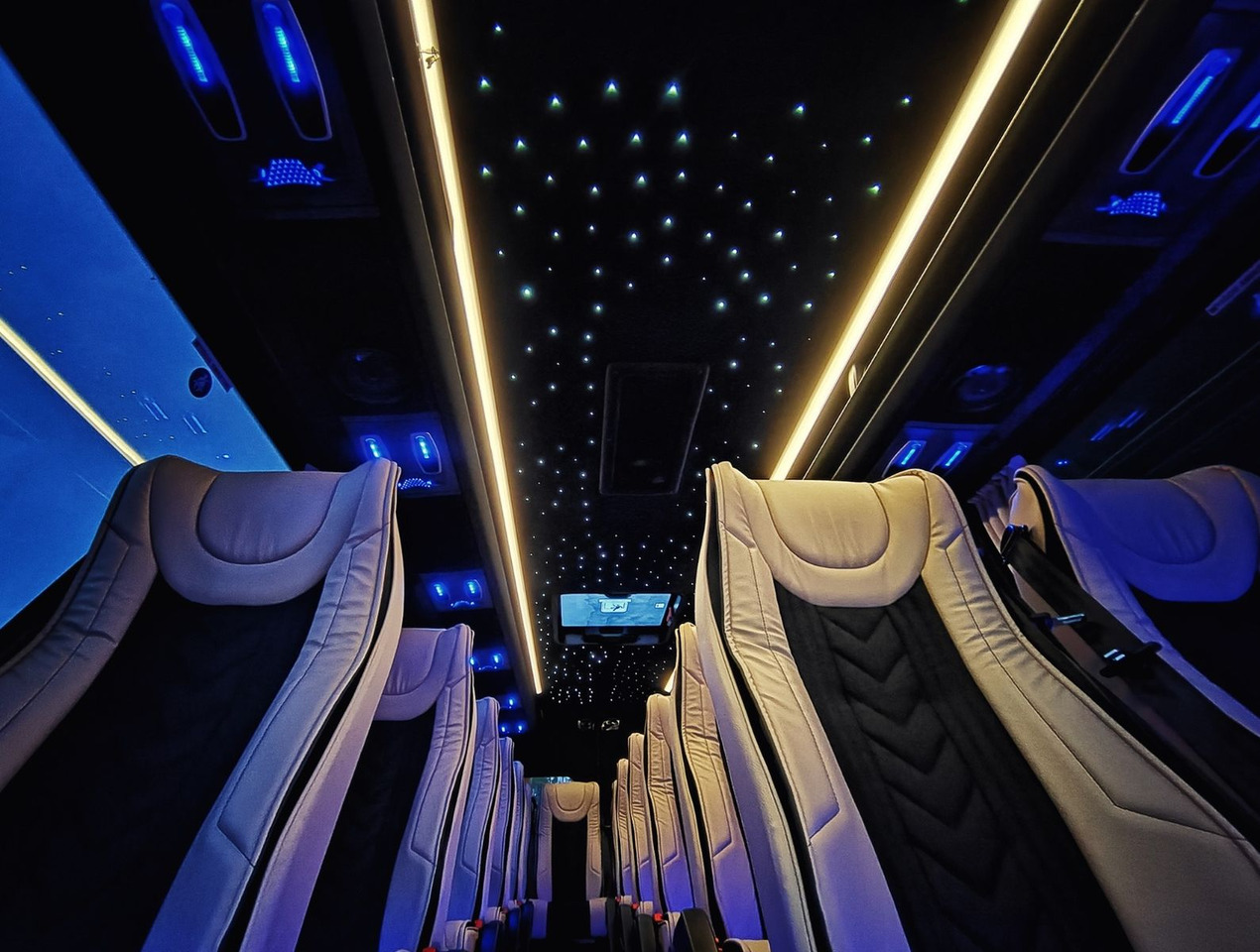 Mercedes-Benz Sprinter 519 XL /19+1+1/Luxury Bus /Coming Soon! Mercedes-Benz Sprinter 519 XL /19+1+1/Luxury /Panorama Windows - Väikebuss, Mikrobuss: pilt 1 Mercedes-Benz Sprinter 519 XL /19+1+1/Luxury Bus /Coming Soon! Mercedes-Benz Sprinter 519 XL /19+1+1/Luxury /Panorama Windows - Väikebuss, Mikrobuss: pilt 1
