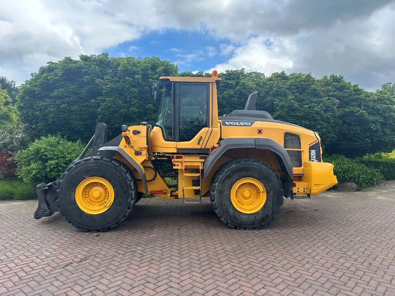 Volvo L120 H - Rataslaadur: pilt 1 Volvo L120 H - Rataslaadur: pilt 1