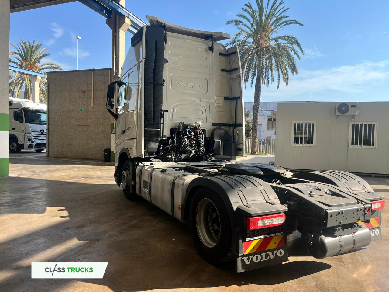 Volvo FH 460 Globetrotter XL Varios, i-Save I-ParkCool - Sadulveok: pilt 4 Volvo FH 460 Globetrotter XL Varios, i-Save I-ParkCool - Sadulveok: pilt 4