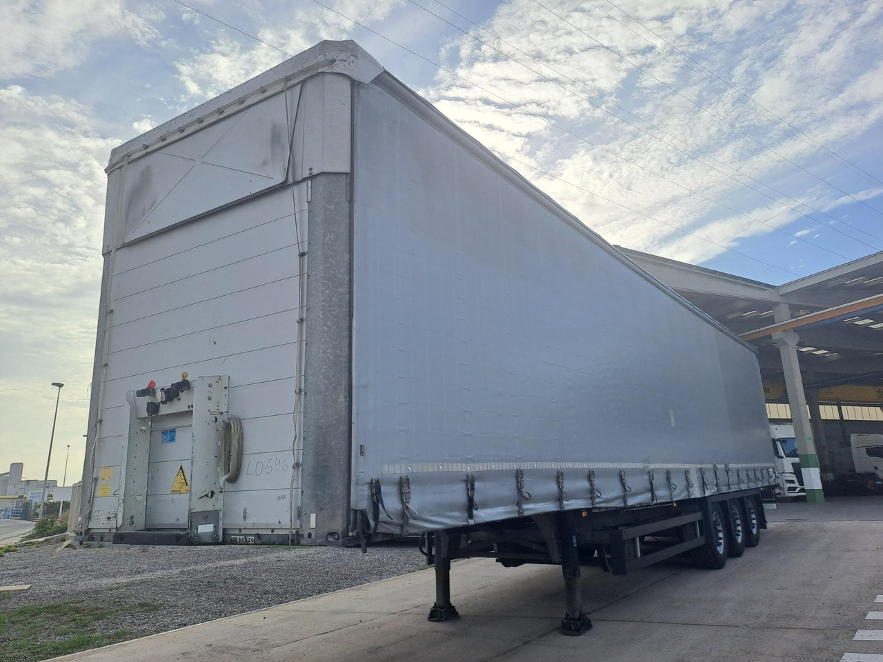 Schmitz Cargobull SCS24/L Varios - Tentpoolhaagis: pilt 1 Schmitz Cargobull SCS24/L Varios - Tentpoolhaagis: pilt 1