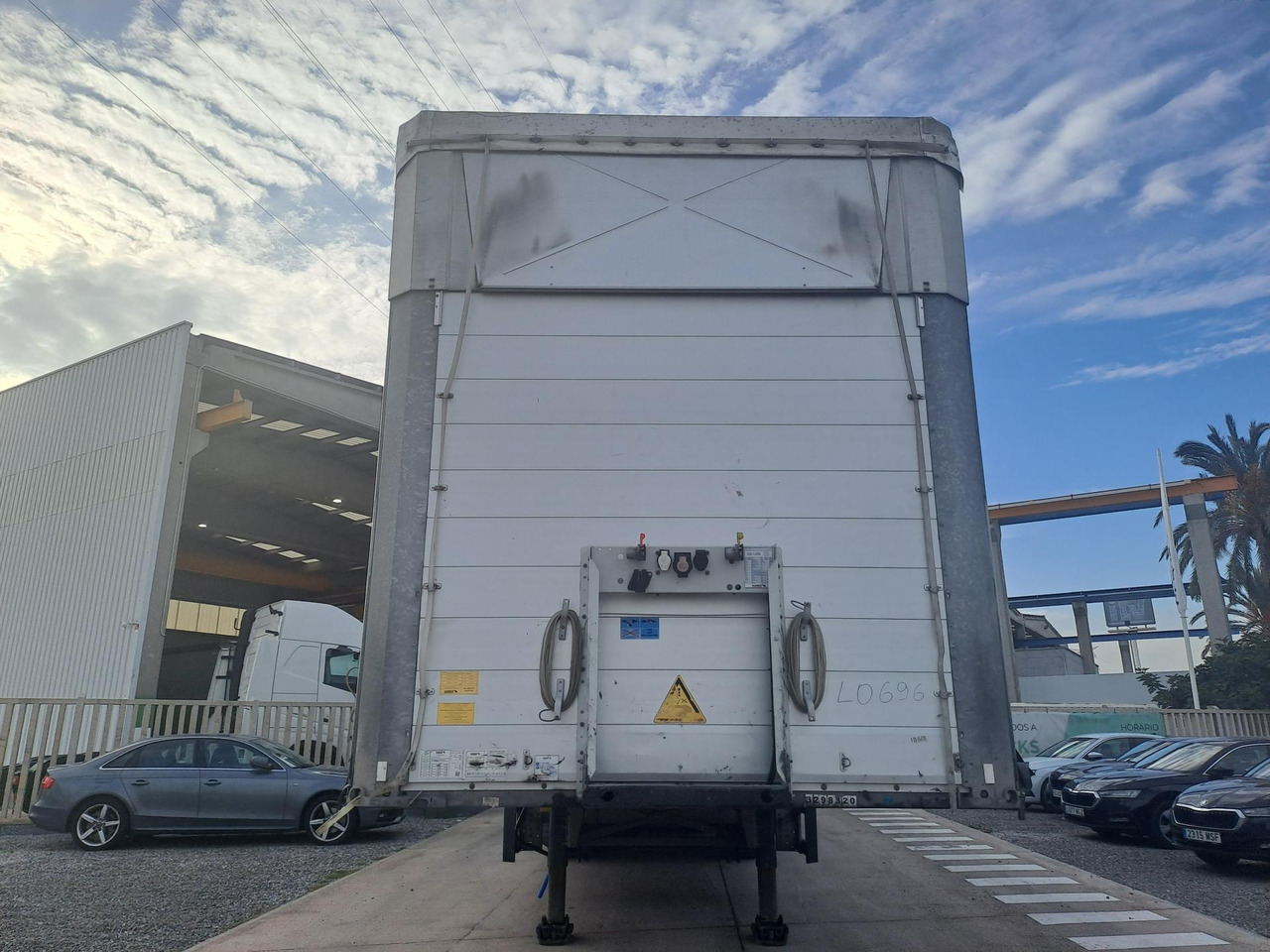 Schmitz Cargobull SCS24/L Varios - Tentpoolhaagis: pilt 2 Schmitz Cargobull SCS24/L Varios - Tentpoolhaagis: pilt 2
