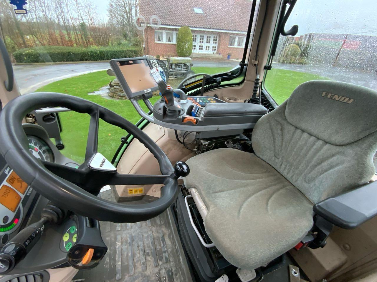 Fendt 724 Vario ProfiPlus - Traktor: pilt 4 Fendt 724 Vario ProfiPlus - Traktor: pilt 4