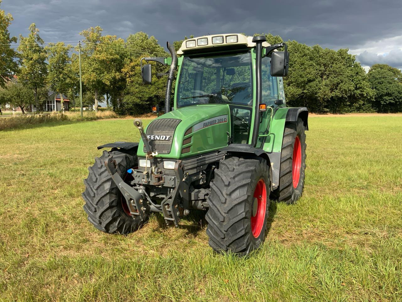 Fendt FARMER 309 CI - Traktor: pilt 2 Fendt FARMER 309 CI - Traktor: pilt 2