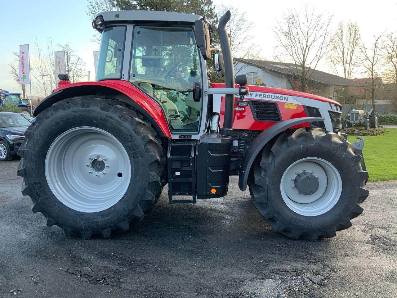 Massey Ferguson MF 7S.180 DYNA-VT - Traktor: pilt 3 Massey Ferguson MF 7S.180 DYNA-VT - Traktor: pilt 3