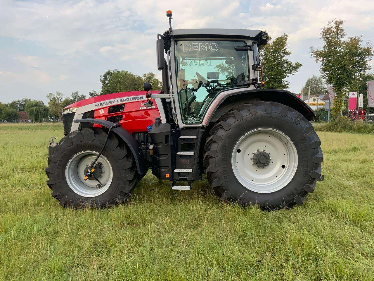 Massey Ferguson MF 8S.265 DYNA-VT - Traktor: pilt 5 Massey Ferguson MF 8S.265 DYNA-VT - Traktor: pilt 5