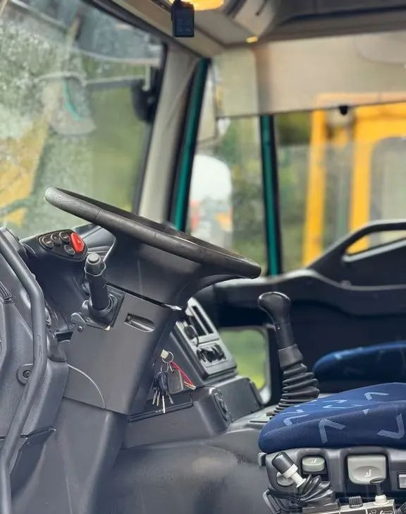 Iveco TRAKKER 450 6x4 WYWROTKA MELLER | EURO 5 | MANUAL | KLIMA | RETARDER | PRZEBIEG 364 000km ! - Kallurauto: pilt 5 Iveco TRAKKER 450 6x4 WYWROTKA MELLER | EURO 5 | MANUAL | KLIMA | RETARDER | PRZEBIEG 364 000km ! - Kallurauto: pilt 5