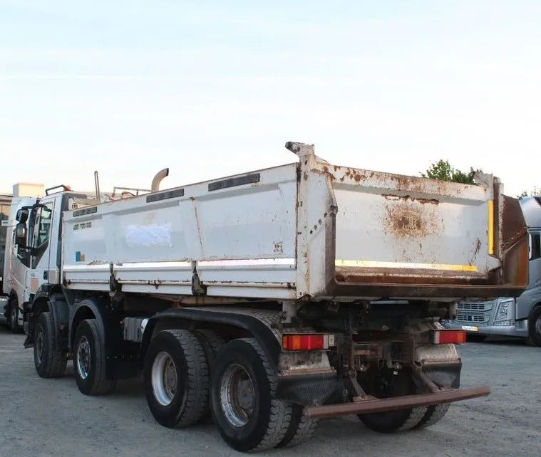 Iveco Trakker 450 |8x4 | Wywrotka trójstronna Meiller Bordmatik | Euro 5 | - Kallurauto: pilt 5 Iveco Trakker 450 |8x4 | Wywrotka trójstronna Meiller Bordmatik | Euro 5 | - Kallurauto: pilt 5