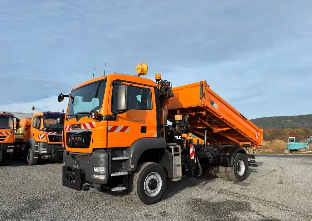 MAN TGS 18.320/ 4x4 / Euro4 /Wywrotka trójstronna Meiller +Kran Atlas TLC 82.2 +sterowanie radiowe – Przystosowany do pracy zimą — odśnieżanie, posypywanie, pług - Kallurauto: pilt 2 MAN TGS 18.320/ 4x4 / Euro4 /Wywrotka trójstronna Meiller +Kran Atlas TLC 82.2 +sterowanie radiowe – Przystosowany do pracy zimą — odśnieżanie, posypywanie, pług - Kallurauto: pilt 2