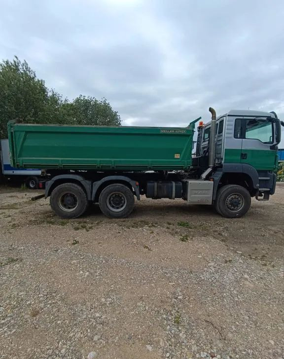 MAN TGS 26.500 | 6x6 | Wywrotka trójstronna | Meiller + Bordmatik | EURO 6 | Rok 2017 | Automat - Kallurauto: pilt 1 MAN TGS 26.500 | 6x6 | Wywrotka trójstronna | Meiller + Bordmatik | EURO 6 | Rok 2017 | Automat - Kallurauto: pilt 1