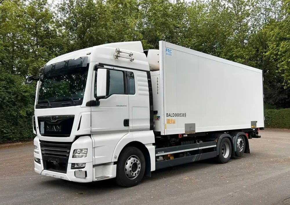 MAN TGX 26.470 – Chłodnia z agregatem Thermo King / Retarder / Navi / Euro 6 /6x2 - Külmutiga veoauto: pilt 1 MAN TGX 26.470 – Chłodnia z agregatem Thermo King / Retarder / Navi / Euro 6 /6x2 - Külmutiga veoauto: pilt 1