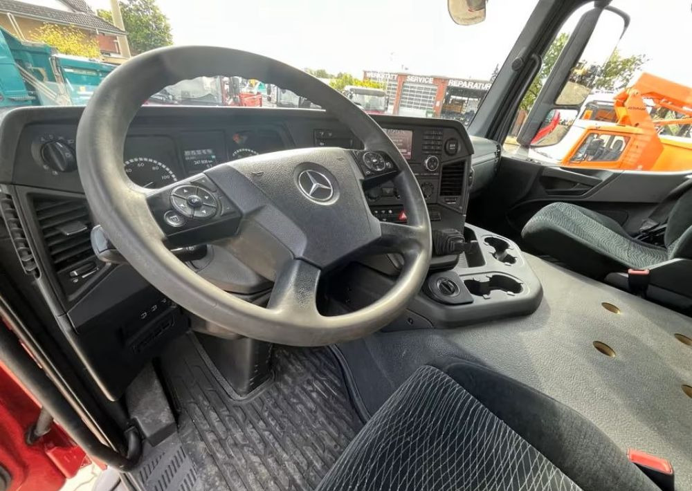 Mercedes-Benz AROCS 4143 8x4 / WYWROTKA 3-stronna MEILLER BORDMATIK / 247 807 km - Kallurauto: pilt 3 Mercedes-Benz AROCS 4143 8x4 / WYWROTKA 3-stronna MEILLER BORDMATIK / 247 807 km - Kallurauto: pilt 3