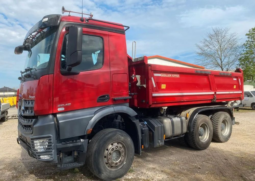 Mercedes-Benz Arocs 2645 K 6x4 | Meiller Bordmatik | Wywrotka trójstronna|449 KM | Euro 6 | - Kallurauto: pilt 2 Mercedes-Benz Arocs 2645 K 6x4 | Meiller Bordmatik | Wywrotka trójstronna|449 KM | Euro 6 | - Kallurauto: pilt 2