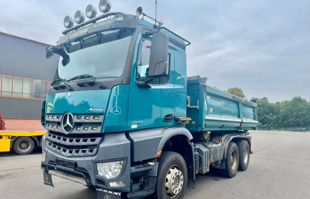 Mercedes-Benz Arocs 2646 6x4 – Wywrotka trójstronna Meiller / Bordmatik / Euro6 - Kallurauto: pilt 1 Mercedes-Benz Arocs 2646 6x4 – Wywrotka trójstronna Meiller / Bordmatik / Euro6 - Kallurauto: pilt 1