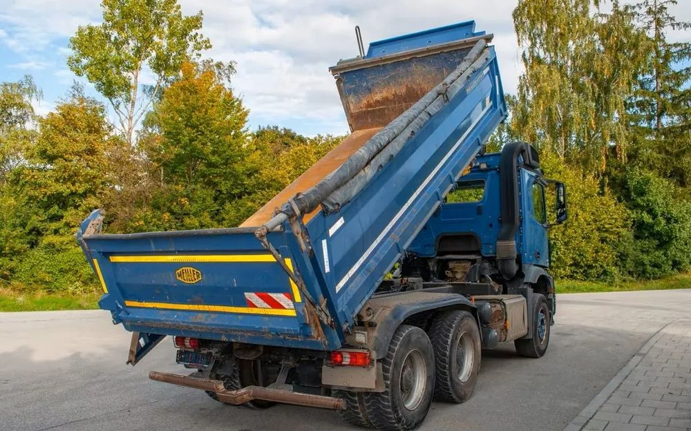 Mercedes-Benz Arocs 2652 6x4 – Wywrotka trójstronna Meiller z Bordmatik (Euro 6) - Kallurauto: pilt 3 Mercedes-Benz Arocs 2652 6x4 – Wywrotka trójstronna Meiller z Bordmatik (Euro 6) - Kallurauto: pilt 3