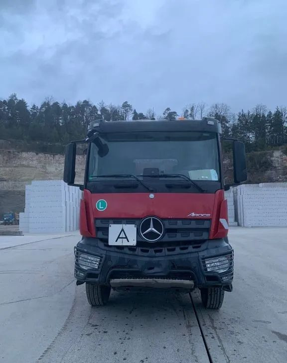 Mercedes-Benz Arocs 4146 8x4 | Wywrotka Trójstronna | 460 KM | Euro 6 | Retarder | - Kallurauto: pilt 3 Mercedes-Benz Arocs 4146 8x4 | Wywrotka Trójstronna | 460 KM | Euro 6 | Retarder | - Kallurauto: pilt 3