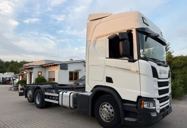 Scania R450 BDF • 6x2 • Euro 6d • Skrętna tylna oś • Retarder • Pod zabudowę • - Kabiinišassiiga veoauto: pilt 3 Scania R450 BDF • 6x2 • Euro 6d • Skrętna tylna oś • Retarder • Pod zabudowę • - Kabiinišassiiga veoauto: pilt 3