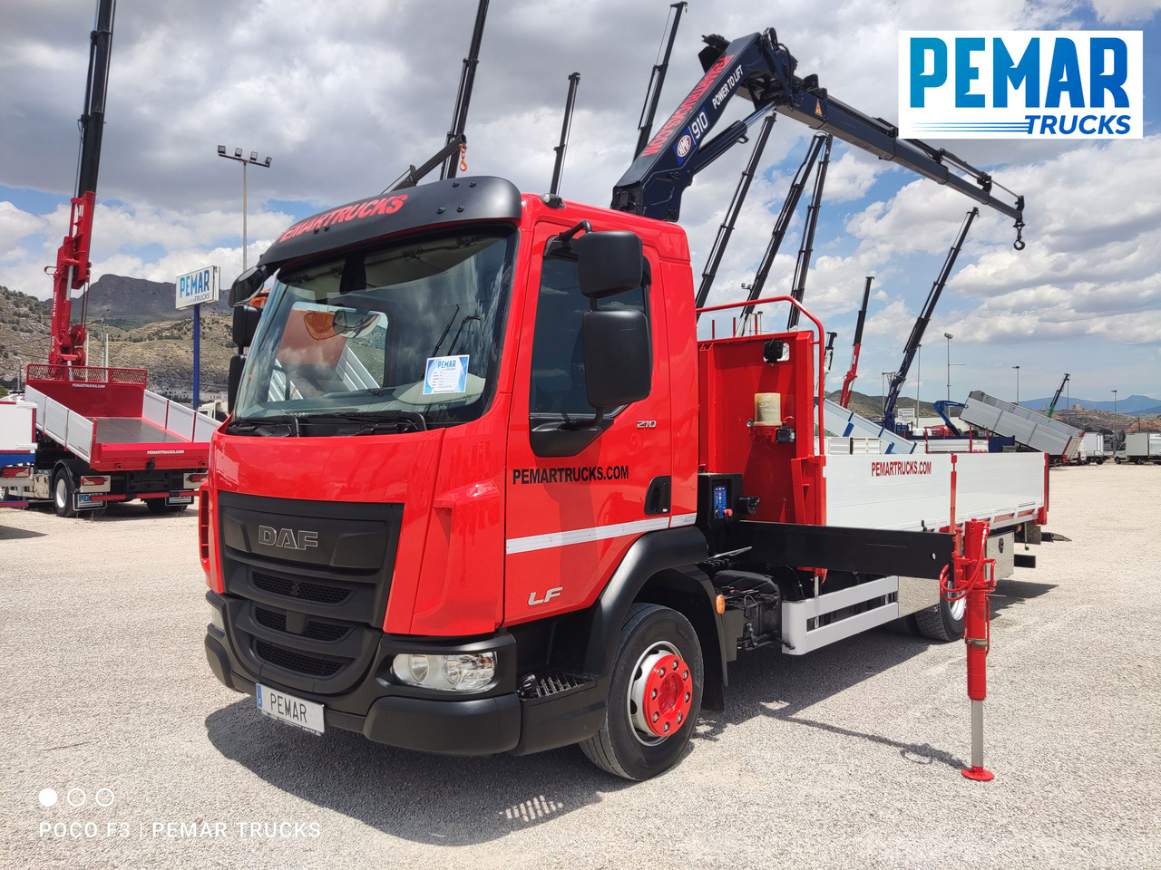 DAF LF 210 GRUA CAJA FIJA - Madelveok/ Platvormveok, Kraanaga veoauto: pilt 1 DAF LF 210 GRUA CAJA FIJA - Madelveok/ Platvormveok, Kraanaga veoauto: pilt 1