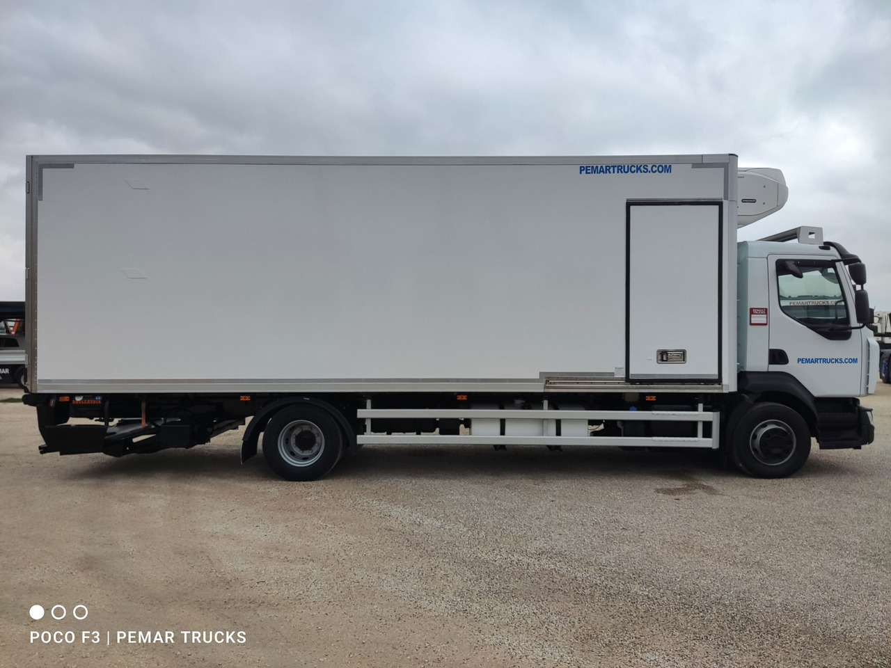RENAULT MIDLUM D16 240 EURO 6 - Külmutiga veoauto: pilt 4 RENAULT MIDLUM D16 240 EURO 6 - Külmutiga veoauto: pilt 4
