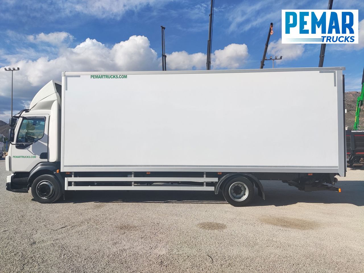 Kasti veoauto VOLVO FL 210 12T CAJA CERRADA: pilt 8