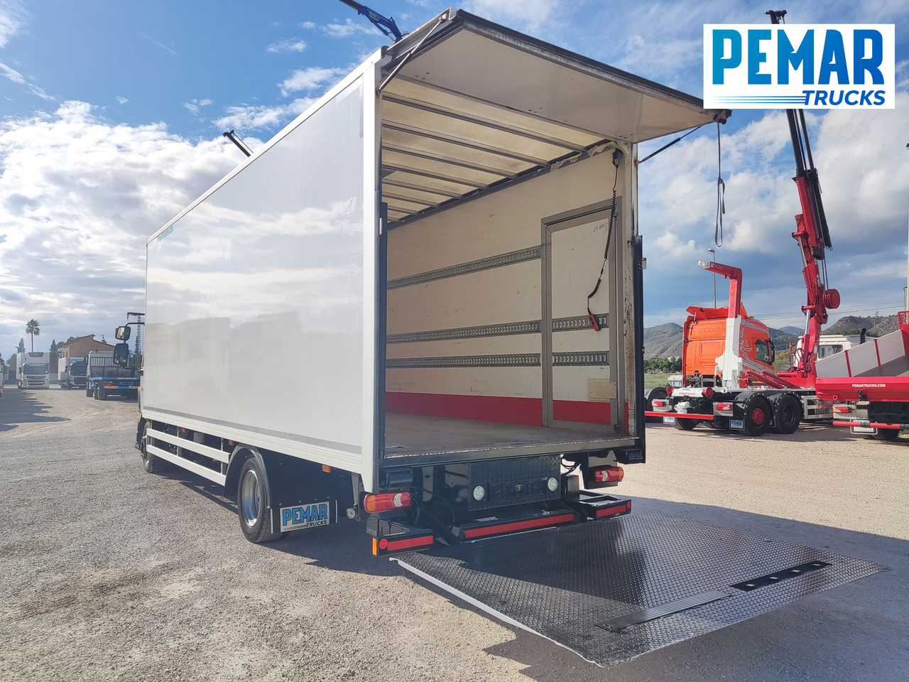 Kasti veoauto VOLVO FL 210 12T CAJA CERRADA: pilt 21