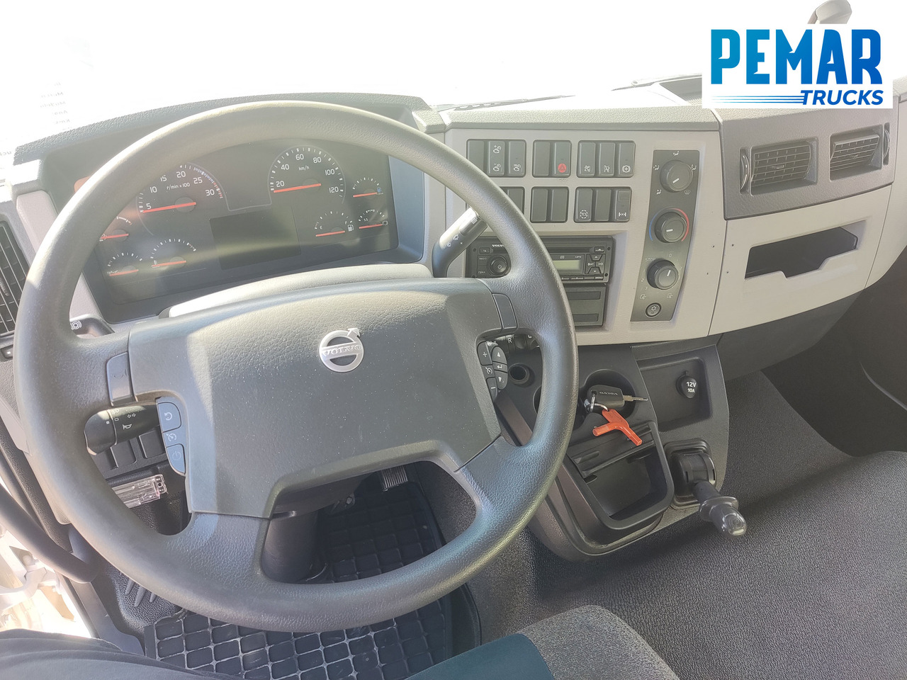 Kasti veoauto VOLVO FL 210 12T CAJA CERRADA: pilt 16