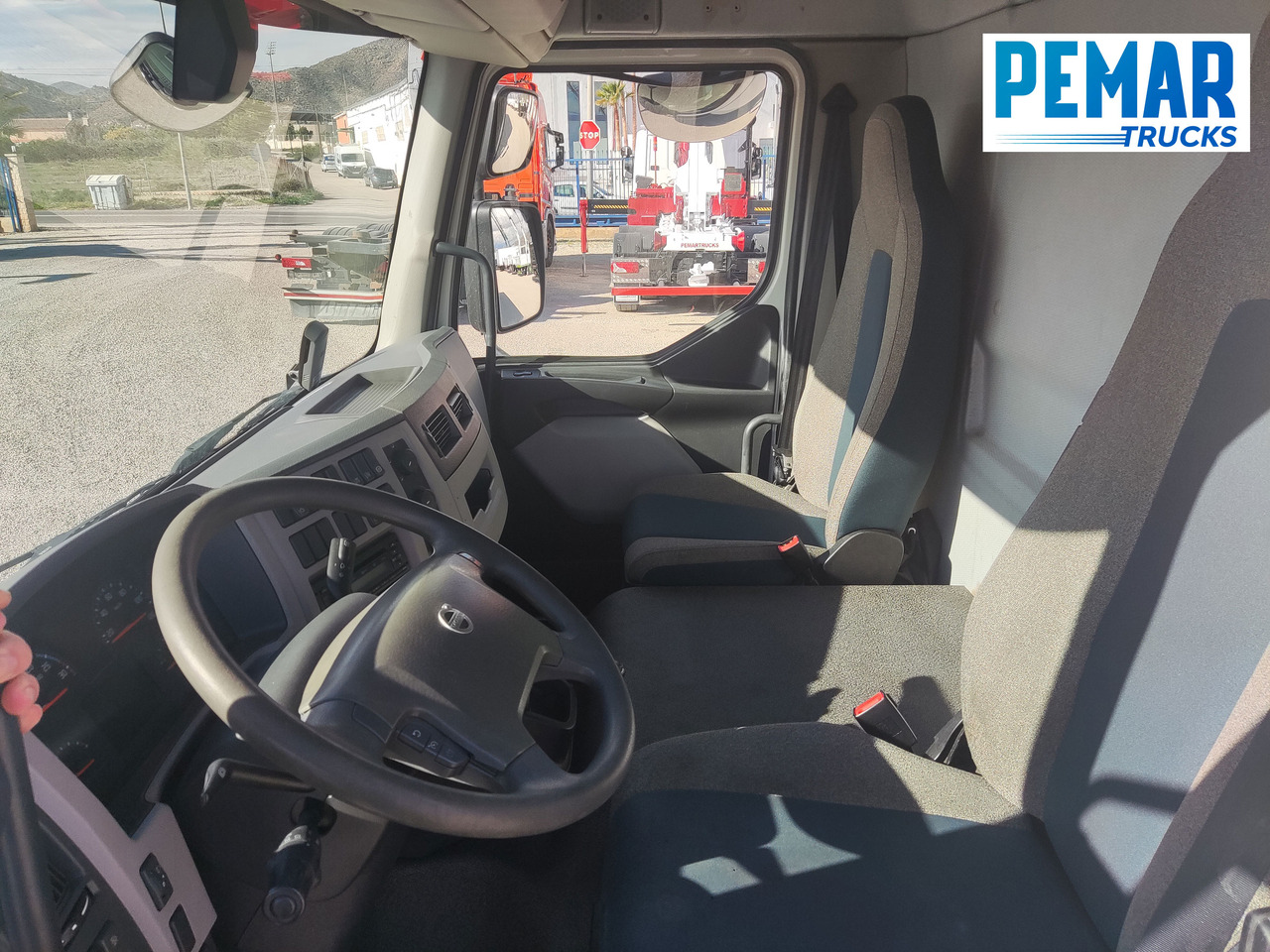 Kasti veoauto VOLVO FL 210 12T CAJA CERRADA: pilt 12