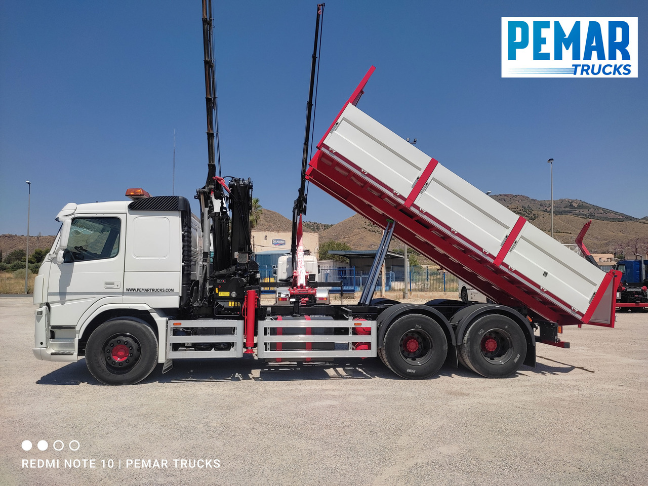 Kallurauto, Kraanaga veoauto VOLVO FM 440 6X4 GRUA BASCULANTE: pilt 15
