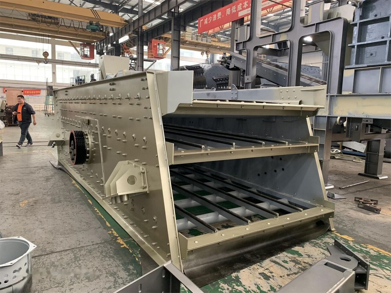 Kinglink 3YK1860 Inclined Vibrating Screen 20'x60' - Sõeluja: pilt 1 Kinglink 3YK1860 Inclined Vibrating Screen 20'x60' - Sõeluja: pilt 1