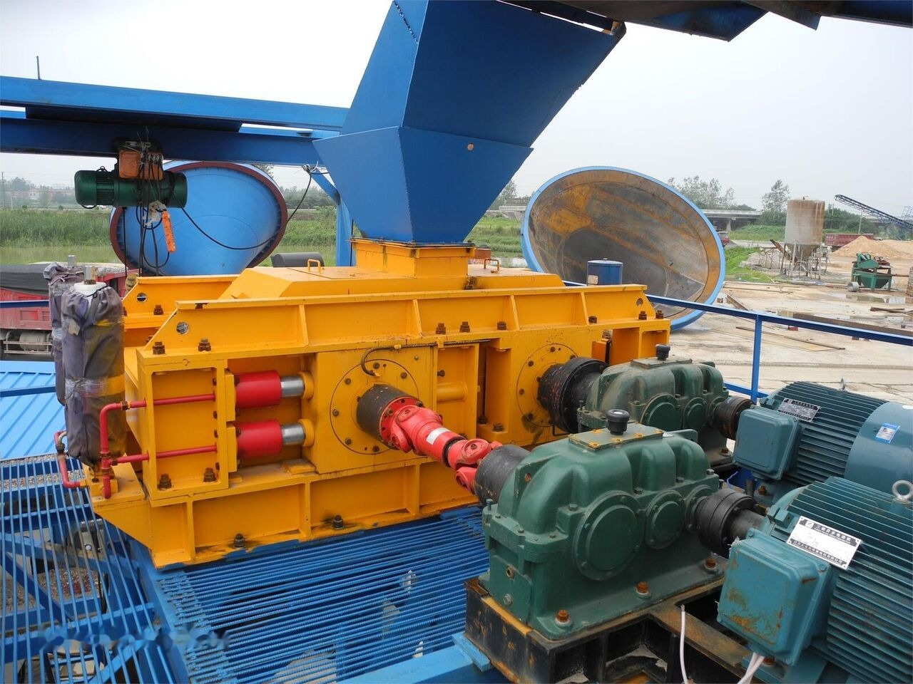 Kinglink KL2PGS1200 Hydraulic Roller Crusher for fine sizing - Purusti: pilt 1 Kinglink KL2PGS1200 Hydraulic Roller Crusher for fine sizing - Purusti: pilt 1