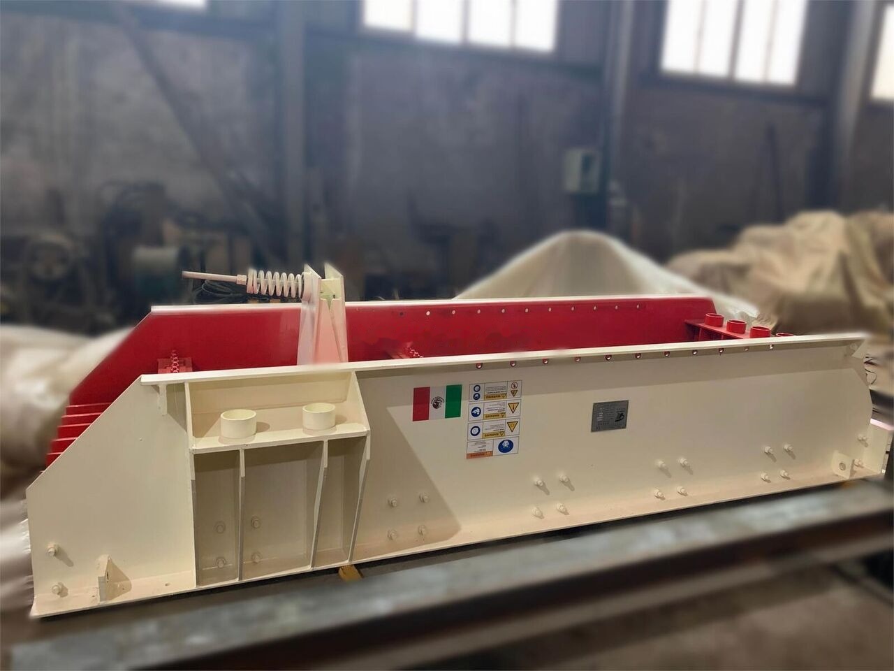 Kinglink ZSW380X96 Grizzly Vibrating Feeder - Kaevandusseadmed: pilt 4 Kinglink ZSW380X96 Grizzly Vibrating Feeder - Kaevandusseadmed: pilt 4