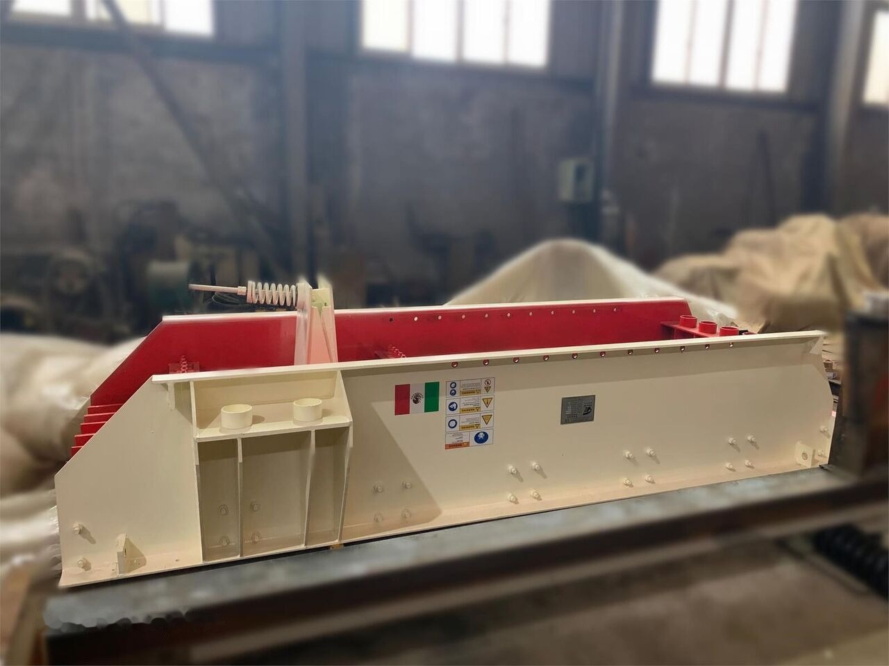 Kinglink ZSW380X96 Grizzly Vibrating Feeder - Kaevandusseadmed: pilt 2 Kinglink ZSW380X96 Grizzly Vibrating Feeder - Kaevandusseadmed: pilt 2