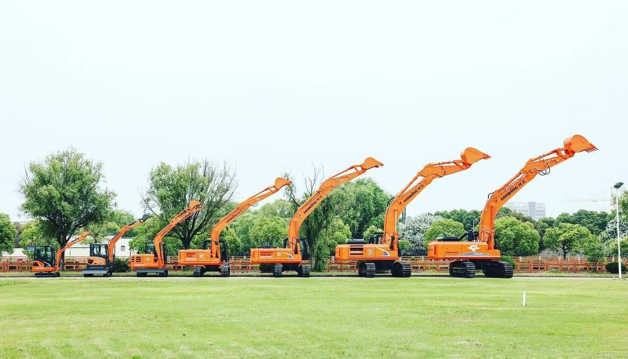 Lonking CDM6225 - Lintekskavaator: pilt 2 Lonking CDM6225 - Lintekskavaator: pilt 2