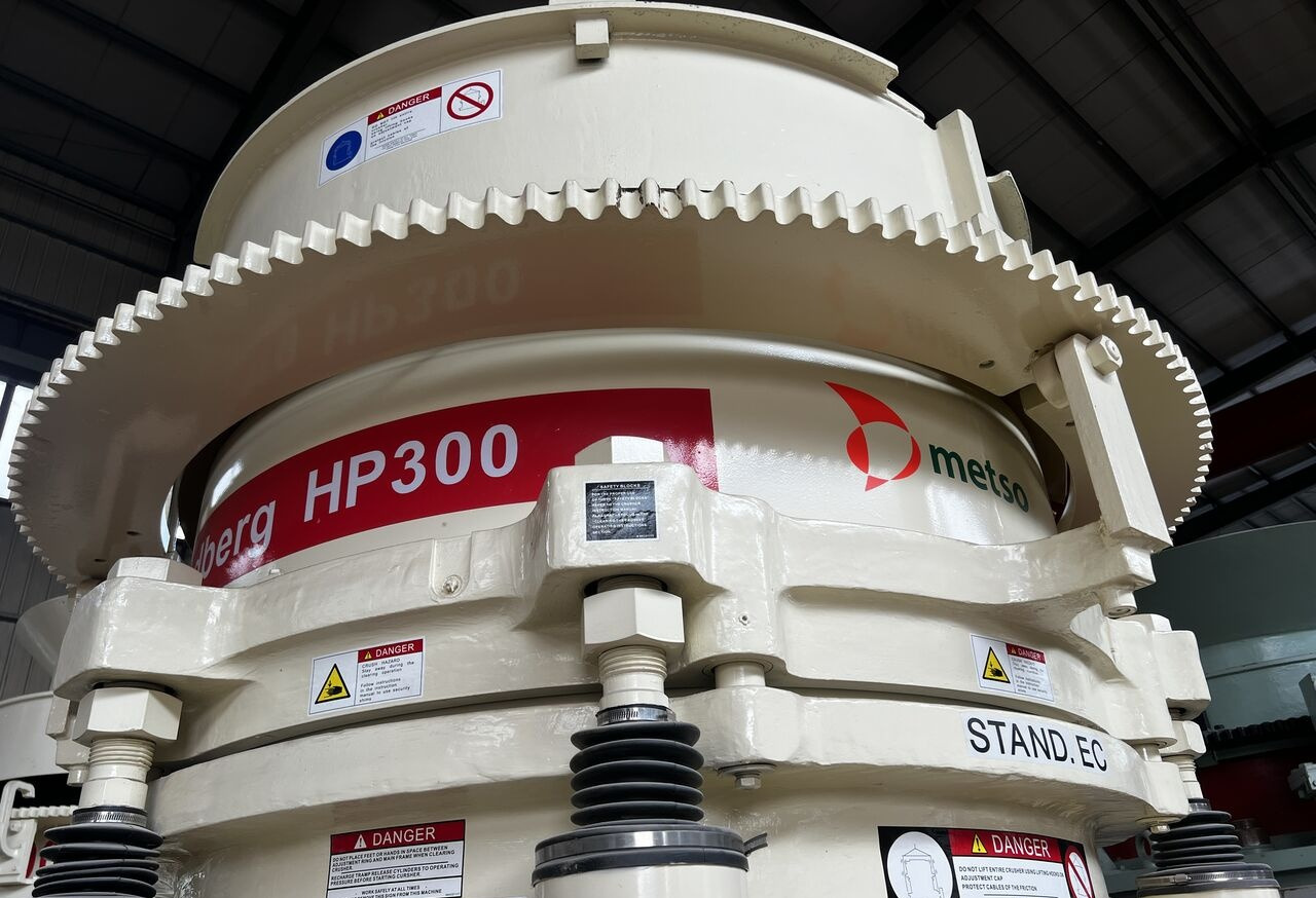 Nordberg Metso HP300 Cone Crusher - Koonuspurusti: pilt 1 Nordberg Metso HP300 Cone Crusher - Koonuspurusti: pilt 1