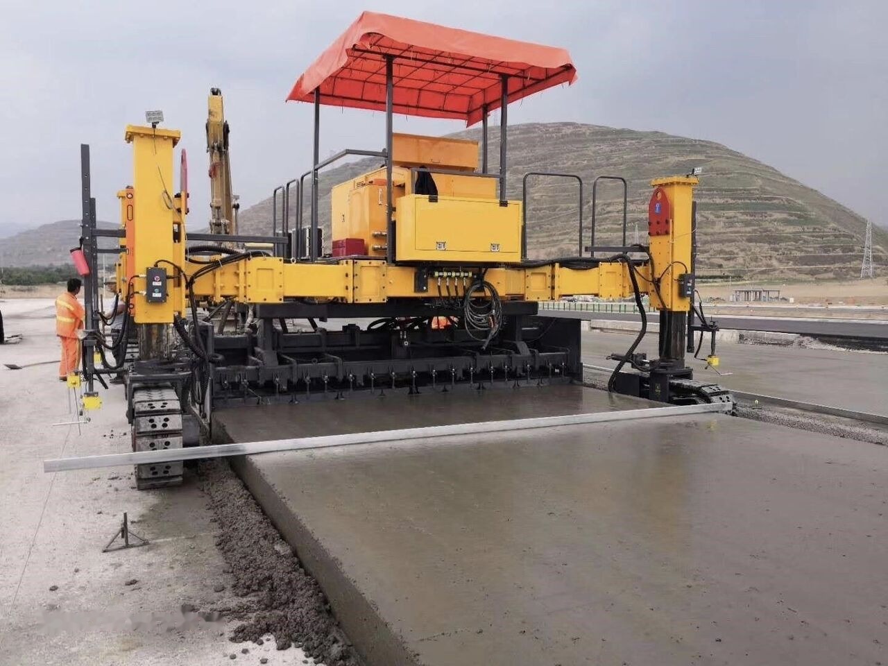 Wirtgen SP500 Concrete Slipform Paver - Betoonilaotur: pilt 1 Wirtgen SP500 Concrete Slipform Paver - Betoonilaotur: pilt 1