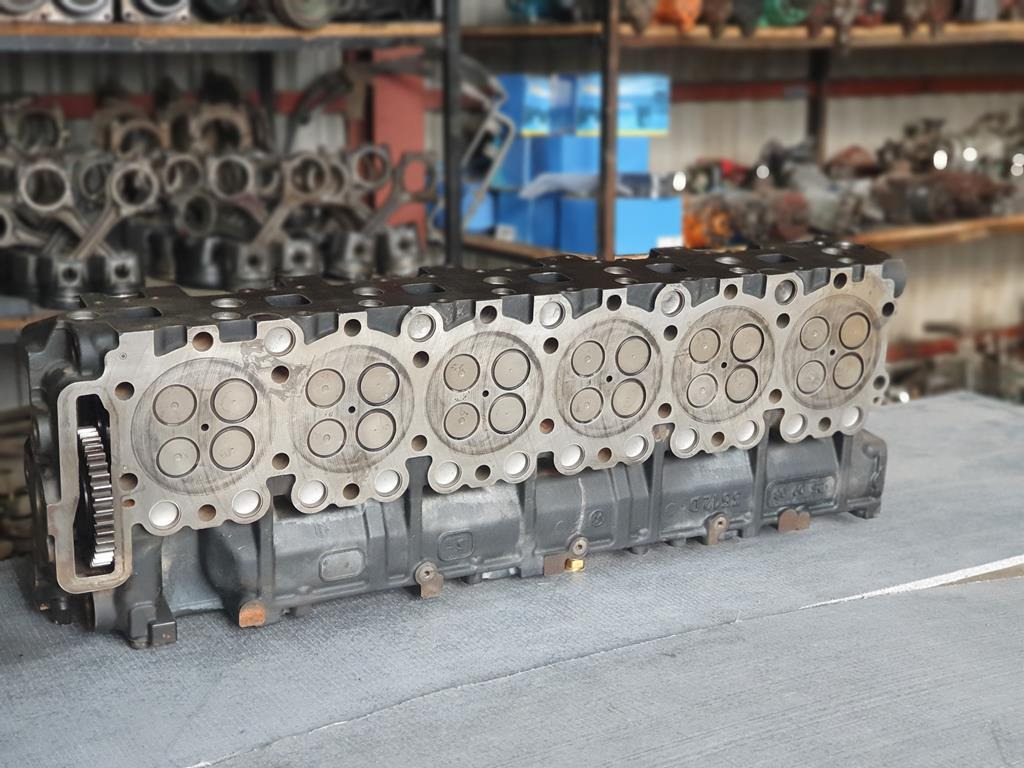 MAN TGA COMMONRAIL D20 - Mootori pea - Veoauto: pilt 2 MAN TGA COMMONRAIL D20 - Mootori pea - Veoauto: pilt 2