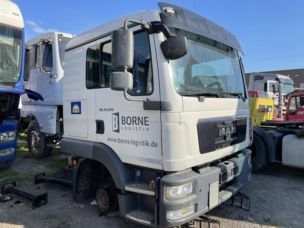 MAN TGL DOUBLE CAB 2012 - Kabiin - Veoauto: pilt 1 MAN TGL DOUBLE CAB 2012 - Kabiin - Veoauto: pilt 1
