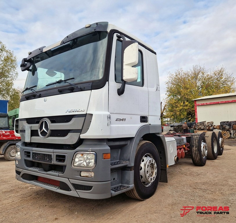 MERCEDES-BENZ ACTROS 3241 8x2 EURO 5 INTARDER - Kabiinišassiiga veoauto: pilt 3 MERCEDES-BENZ ACTROS 3241 8x2 EURO 5 INTARDER - Kabiinišassiiga veoauto: pilt 3