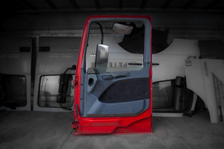 MERCEDES-BENZ ACTROS MEGA SPACE MP II - RIGHT - Uks ja varuosad - Veoauto: pilt 2 MERCEDES-BENZ ACTROS MEGA SPACE MP II - RIGHT - Uks ja varuosad - Veoauto: pilt 2
