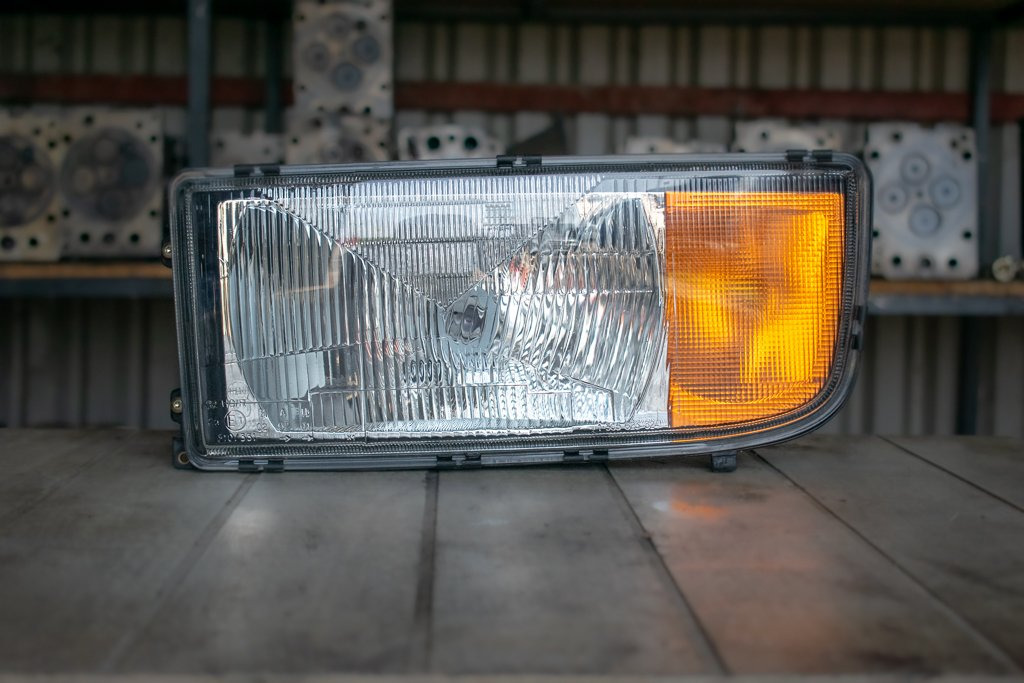 MERCEDES-BENZ ACTROS MP I HEADLIGHT - DRIVER - Esituled - Veoauto: pilt 1 MERCEDES-BENZ ACTROS MP I HEADLIGHT - DRIVER - Esituled - Veoauto: pilt 1