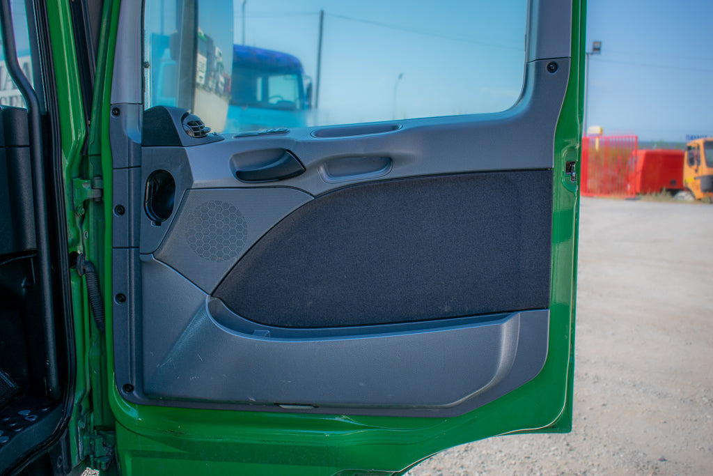 MERCEDES-BENZ ACTROS MP II DOOR LINING - PASSENGER - Uks ja varuosad - Veoauto: pilt 1 MERCEDES-BENZ ACTROS MP II DOOR LINING - PASSENGER - Uks ja varuosad - Veoauto: pilt 1