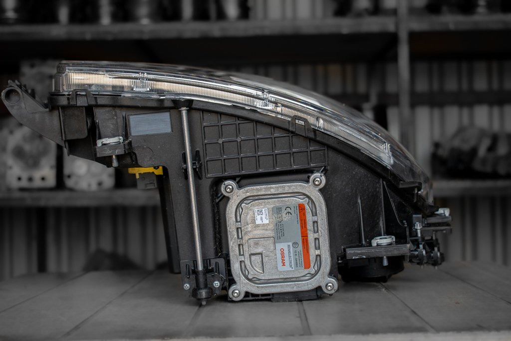 MERCEDES-BENZ ACTROS MP IV XENON LIGHTS - EURO VI - DRIVER - Tuled/ Valgus - Veoauto: pilt 3 MERCEDES-BENZ ACTROS MP IV XENON LIGHTS - EURO VI - DRIVER - Tuled/ Valgus - Veoauto: pilt 3
