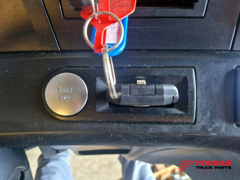 MERCEDES-BENZ ACTROS MP4 - Armatuurlaud - Veoauto: pilt 3 MERCEDES-BENZ ACTROS MP4 - Armatuurlaud - Veoauto: pilt 3