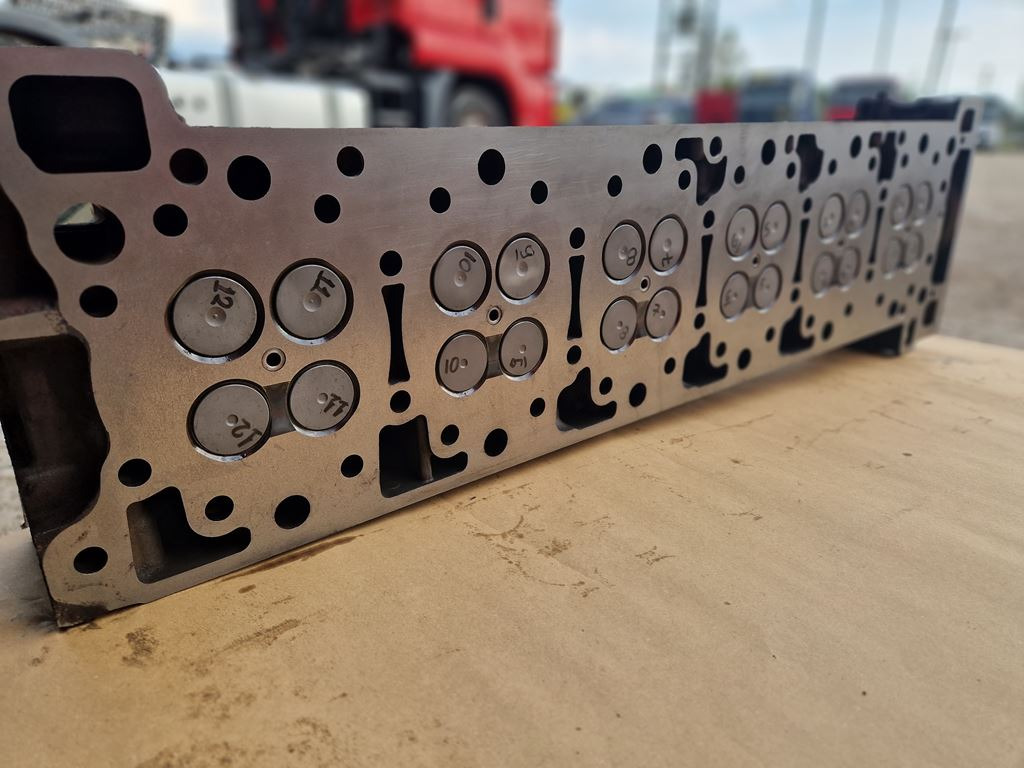 Mootori pea - Veoauto MERCEDES-BENZ ACTROS MP4 OM 471: pilt 8