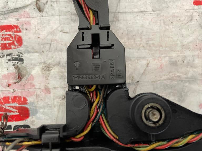 MERCEDES-BENZ ACTROS MP4 OM471 PLASTIC WIRING FRAME - A 471 010 0279 - Pealisehitus ja välispind - Veoauto: pilt 3 MERCEDES-BENZ ACTROS MP4 OM471 PLASTIC WIRING FRAME - A 471 010 0279 - Pealisehitus ja välispind - Veoauto: pilt 3