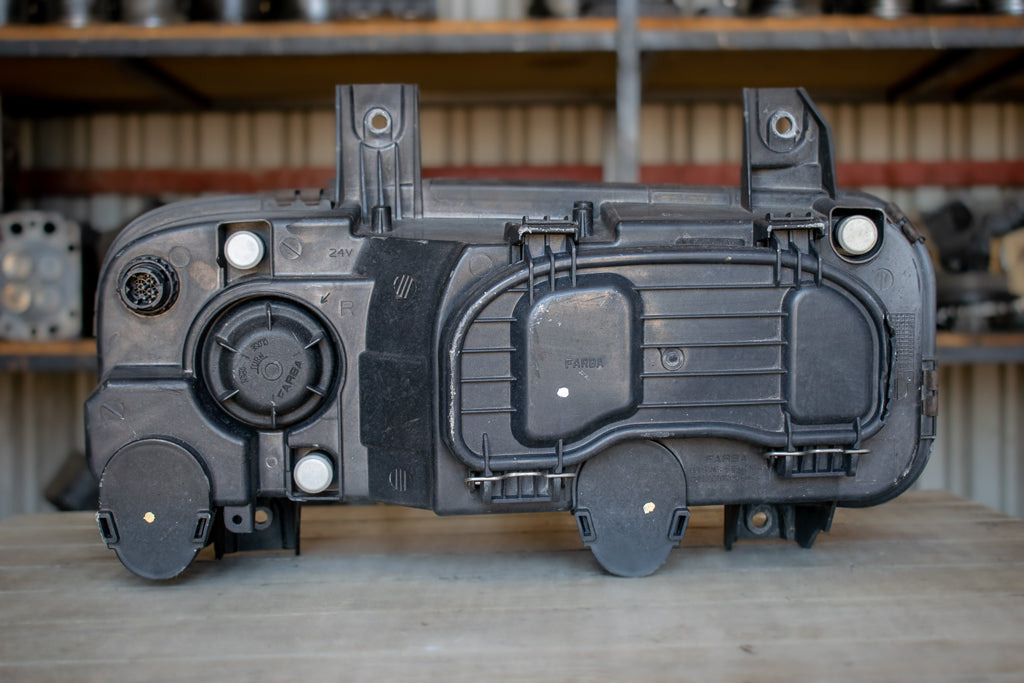 MERCEDES-BENZ ATEGO II HEADLIGHT RIGHT - PASSENGER - Esituled - Veoauto: pilt 2 MERCEDES-BENZ ATEGO II HEADLIGHT RIGHT - PASSENGER - Esituled - Veoauto: pilt 2