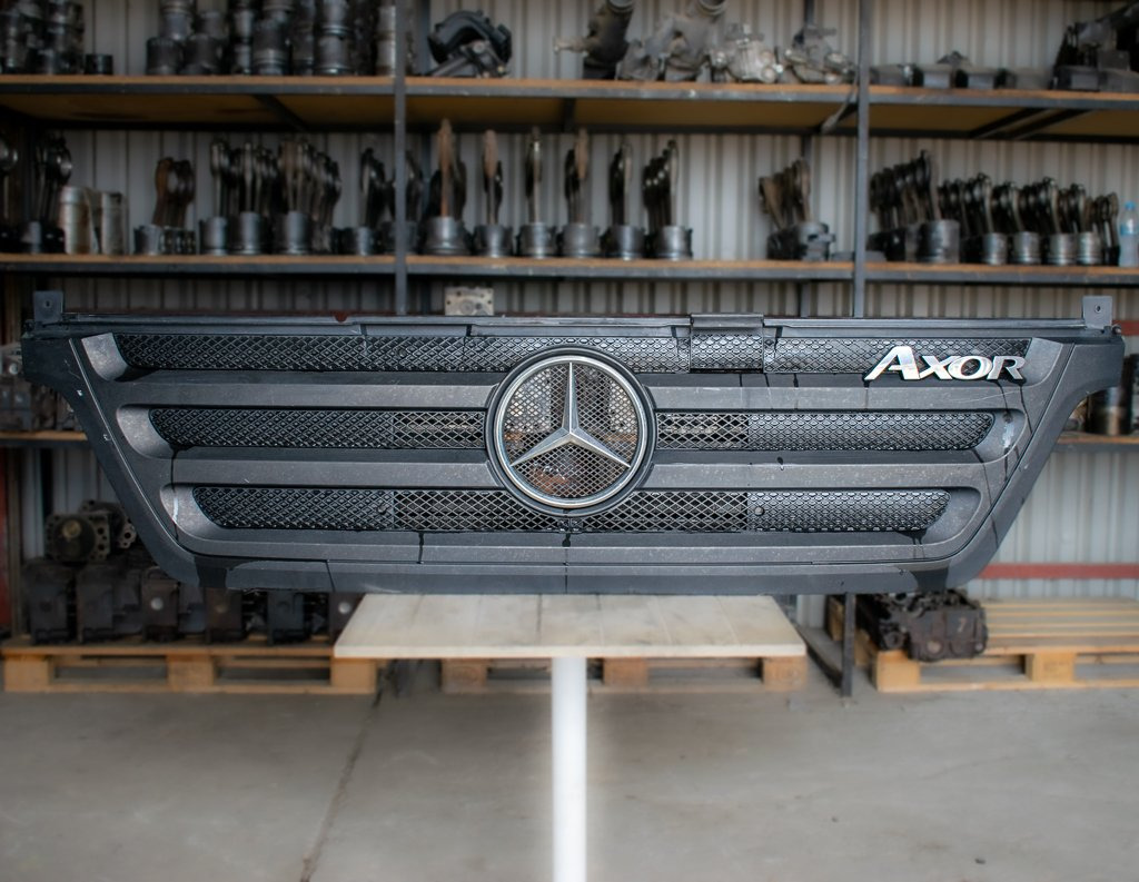 MERCEDES-BENZ AXOR II - Kapotikaas - Veoauto: pilt 1 MERCEDES-BENZ AXOR II - Kapotikaas - Veoauto: pilt 1