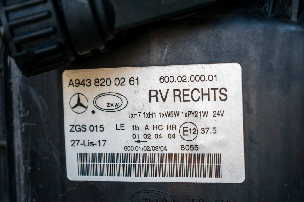 MERCEDES-BENZ FRONT LIGHT ACTROS MP II - PASSENGER - Tuled/ Valgus - Veoauto: pilt 2 MERCEDES-BENZ FRONT LIGHT ACTROS MP II - PASSENGER - Tuled/ Valgus - Veoauto: pilt 2