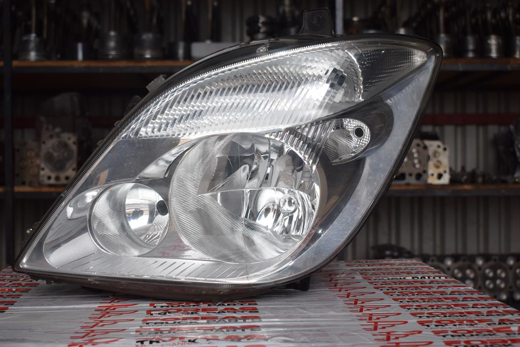 MERCEDES-BENZ SPRINTER 906 LEFT FRONT LIGHT - DRIVER - Tuled/ Valgus - Veoauto: pilt 1 MERCEDES-BENZ SPRINTER 906 LEFT FRONT LIGHT - DRIVER - Tuled/ Valgus - Veoauto: pilt 1